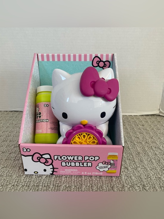 Other - New hello kitty bubble blower